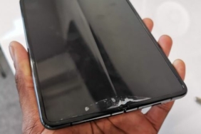 samsung-ekran-problemleri-nedeniyle-galaxy-foldun-cin-lansmanini-erteleyebilir-zsiF9KqA.jpg