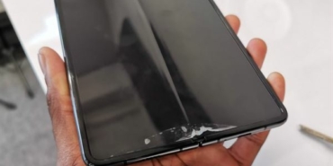 samsung-ekran-problemleri-nedeniyle-galaxy-foldun-cin-lansmanini-erteleyebilir-zsiF9KqA.jpg