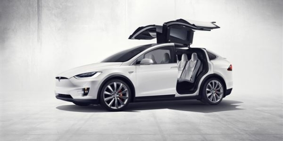 Tesla, park halindeyken yanan araçların akabinde, yeni bir batarya güncellemesi yayınladı